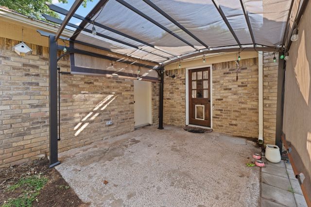 2005 Meadow Drive, Crowley, TX 76036