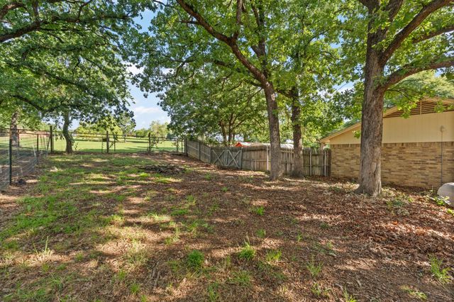 2005 Meadow Drive, Crowley, TX 76036
