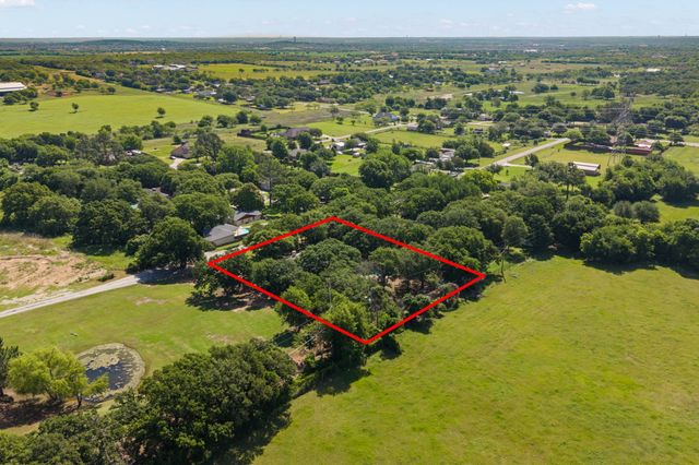 2005 Meadow Drive, Crowley, TX 76036