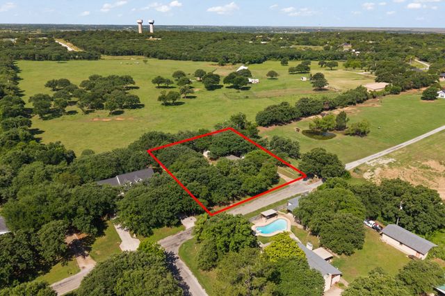 2005 Meadow Drive, Crowley, TX 76036