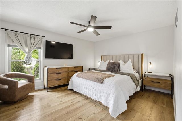 604 NE Burning Tree Street, Lee's Summit, MO 64064