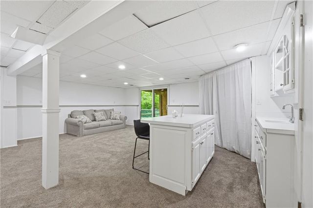604 NE Burning Tree Street, Lee's Summit, MO 64064