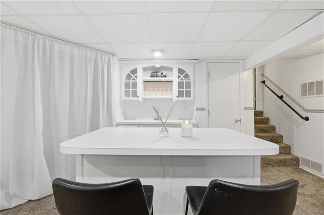 604 NE Burning Tree Street, Lee's Summit, MO 64064
