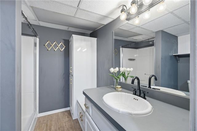 604 NE Burning Tree Street, Lee's Summit, MO 64064