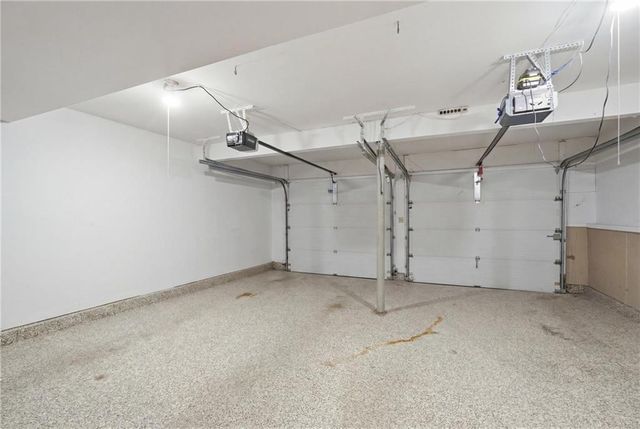 604 NE Burning Tree Street, Lee's Summit, MO 64064