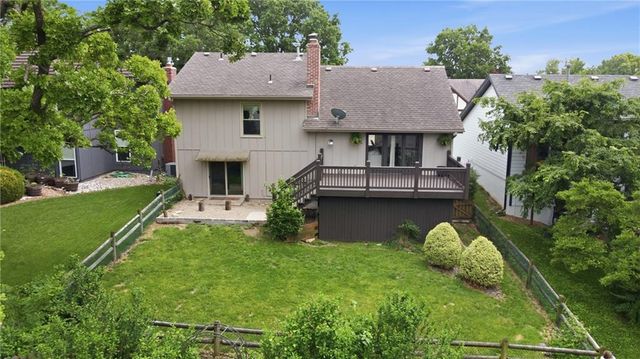 604 NE Burning Tree Street, Lee's Summit, MO 64064