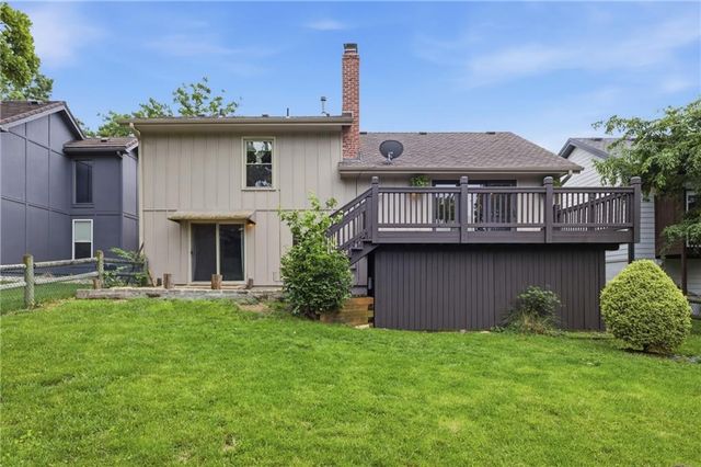 604 NE Burning Tree Street, Lee's Summit, MO 64064