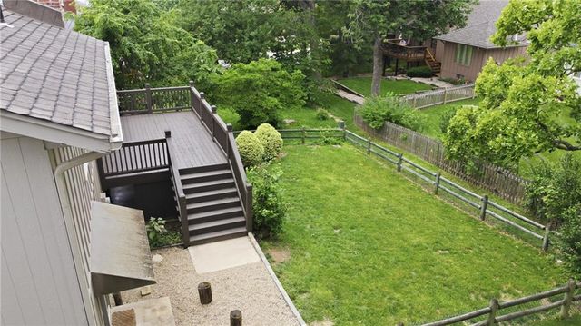 604 NE Burning Tree Street, Lee's Summit, MO 64064