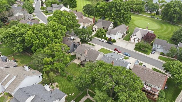 604 NE Burning Tree Street, Lee's Summit, MO 64064