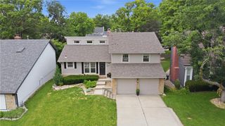 604 NE Burning Tree Street, Lee's Summit, MO 64064