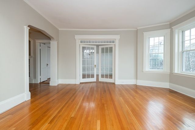 21 Green St 3, Brookline, MA 02446