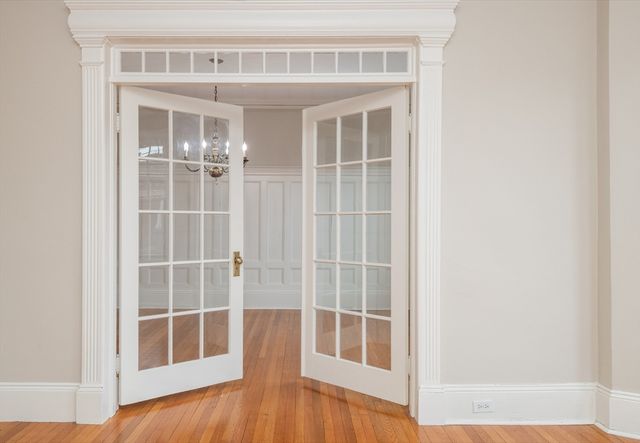 21 Green St 3, Brookline, MA 02446