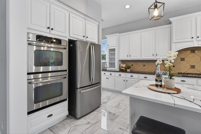 10 Almondell Court, Magnolia, TX 77354