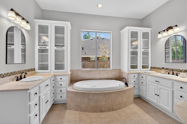 10 Almondell Court, Magnolia, TX 77354