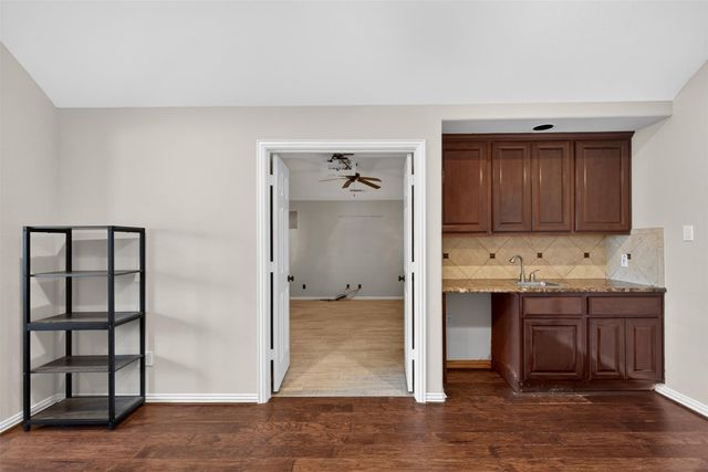 10 Almondell Court, Magnolia, TX 77354