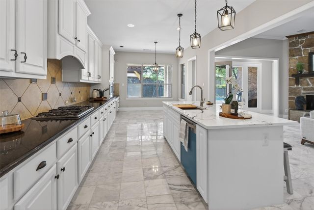 10 Almondell Court, Magnolia, TX 77354