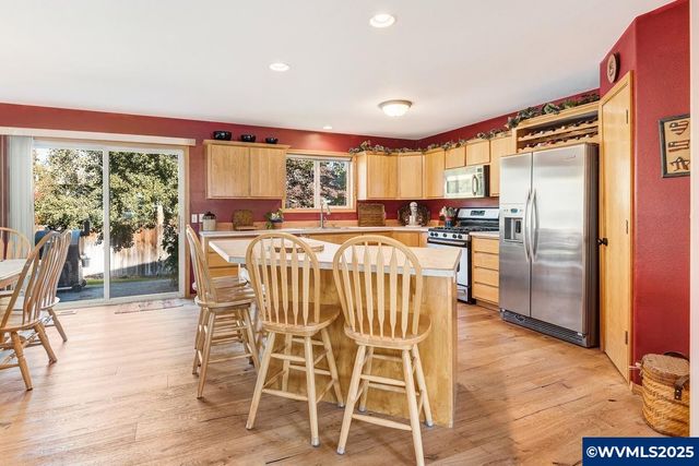 2985 NE Alpen Glow Pl, Bend, OR 97701