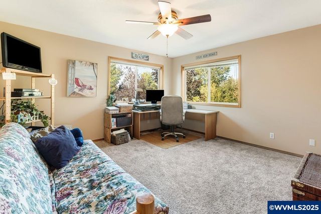 2985 NE Alpen Glow Pl, Bend, OR 97701