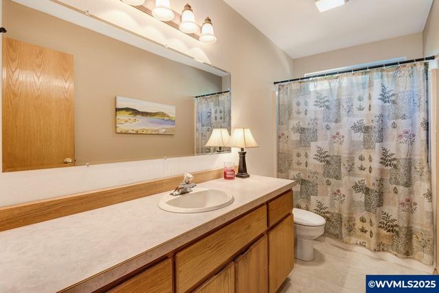 2985 NE Alpen Glow Pl, Bend, OR 97701