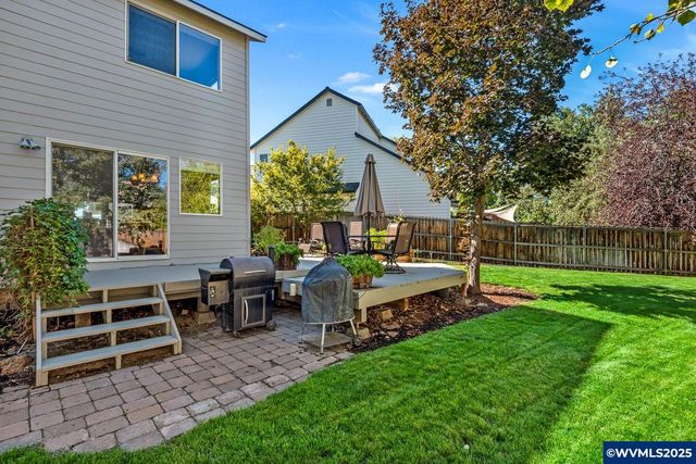 2985 NE Alpen Glow Pl, Bend, OR 97701