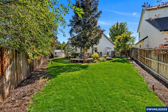 2985 NE Alpen Glow Pl, Bend, OR 97701