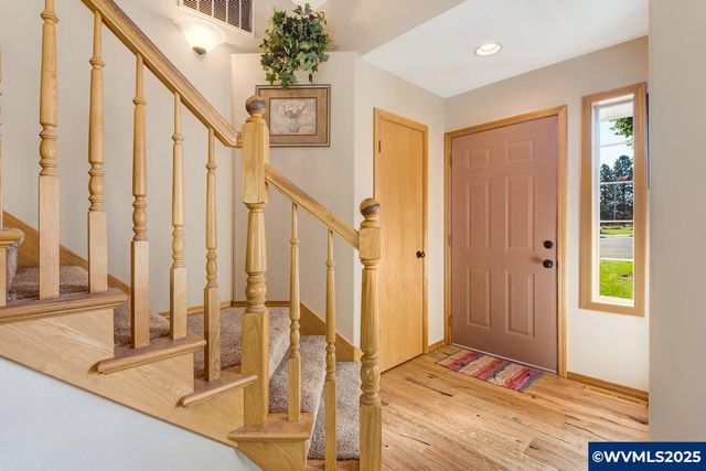 2985 NE Alpen Glow Pl, Bend, OR 97701