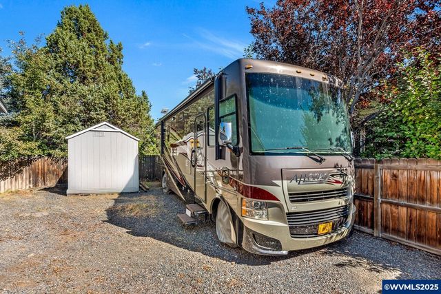 2985 NE Alpen Glow Pl, Bend, OR 97701