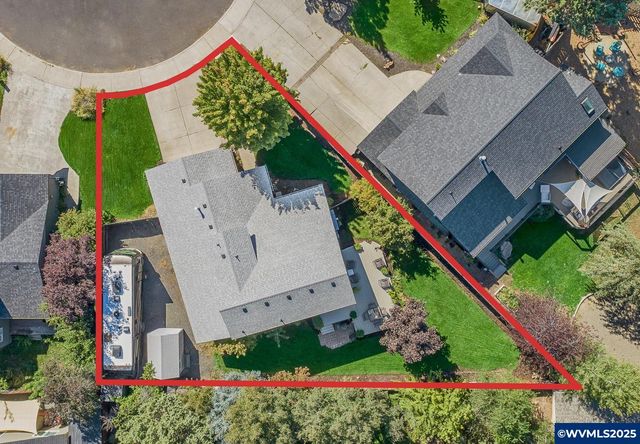 2985 NE Alpen Glow Pl, Bend, OR 97701