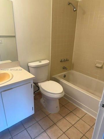 9475 PALM CR N 9475, Pembroke Pines, FL 33025