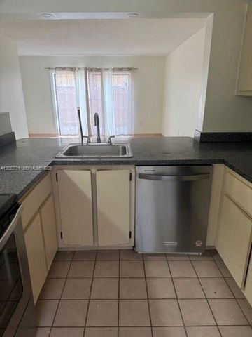 9475 PALM CR N 9475, Pembroke Pines, FL 33025