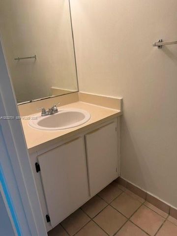 9475 PALM CR N 9475, Pembroke Pines, FL 33025