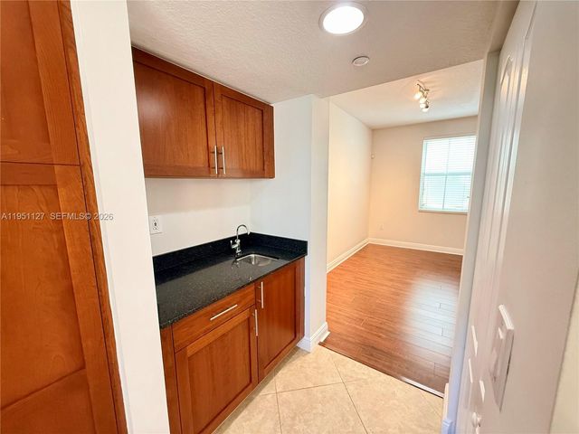 312 SW 14th Ave 312, Fort Lauderdale, FL 33312