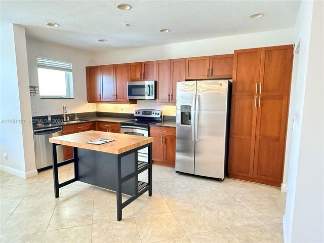 312 SW 14th Ave 312, Fort Lauderdale, FL 33312