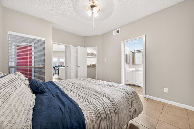 10855 Meadowglen Lane 608, Houston, TX 77042