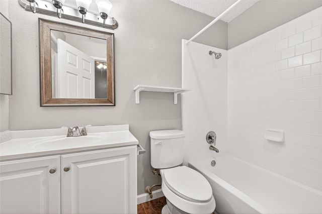 10855 Meadowglen Lane 608, Houston, TX 77042