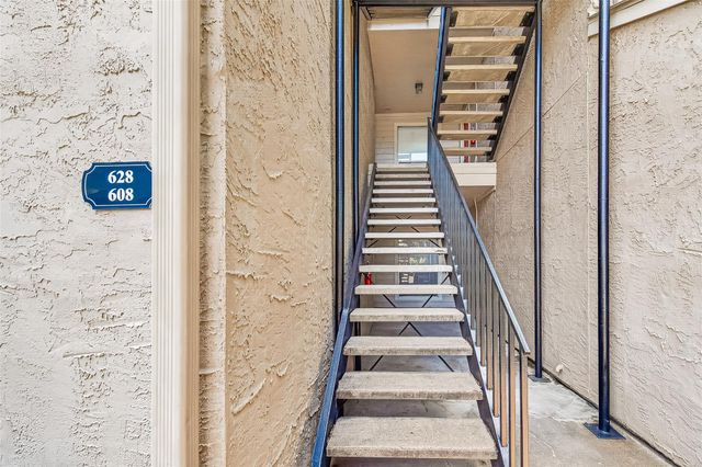 10855 Meadowglen Lane 608, Houston, TX 77042