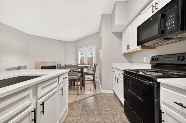 10855 Meadowglen Lane 608, Houston, TX 77042