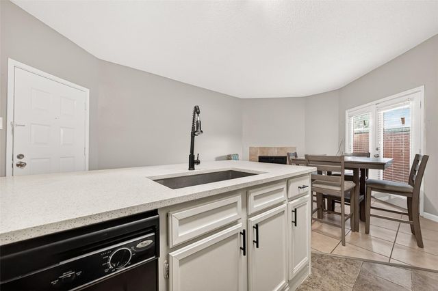 10855 Meadowglen Lane 608, Houston, TX 77042