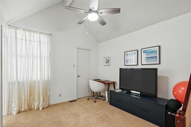 211 Cimarron Trail 8, Irving, TX 75063