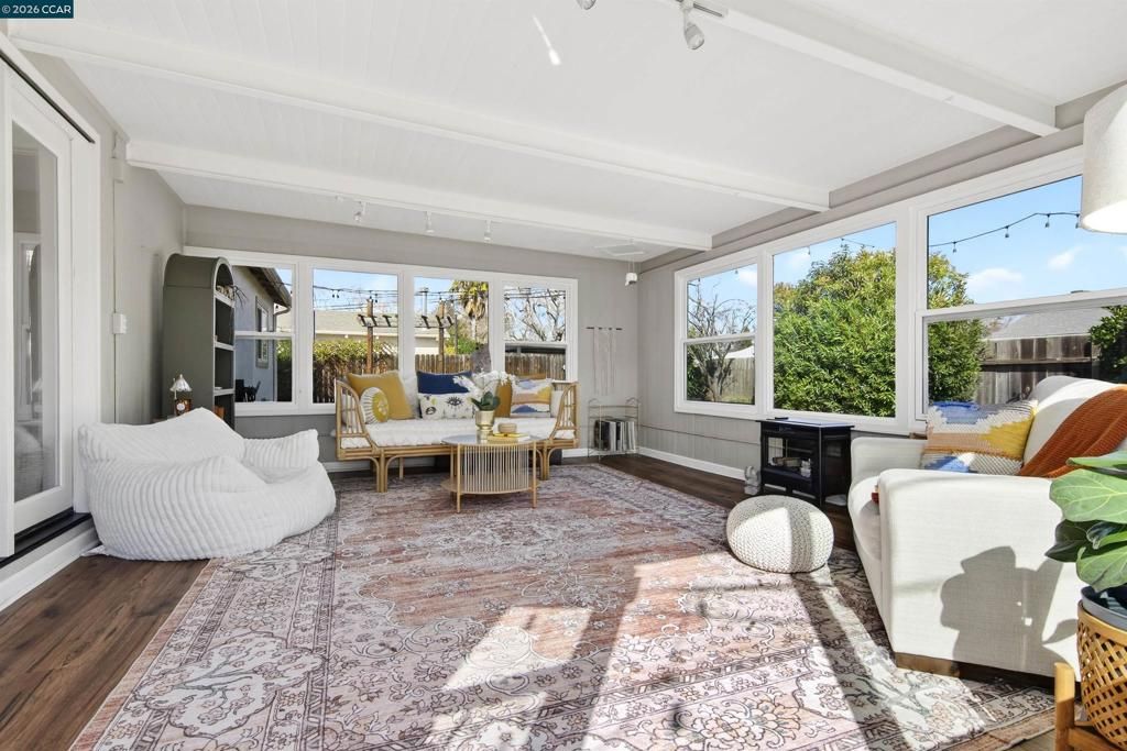 Image 23 of property listing at 4273 4273 Armand Dr, Concord, CA 94521