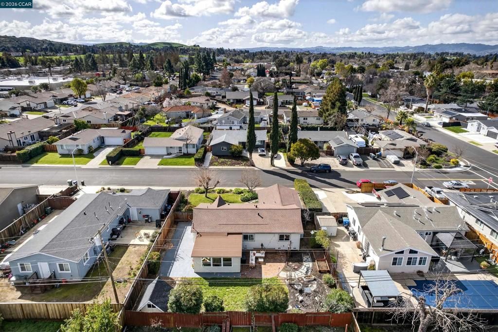 Image 5 of property listing at 4273 4273 Armand Dr, Concord, CA 94521