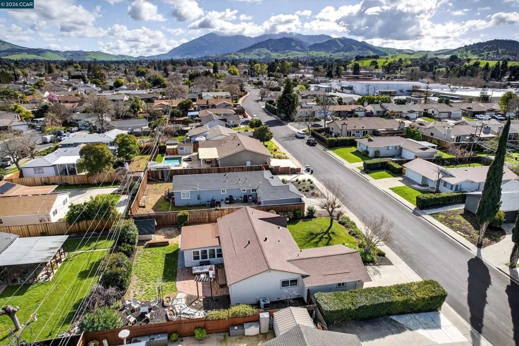 Image 7 of property listing at 4273 4273 Armand Dr, Concord, CA 94521