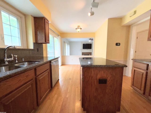 2356 Pleasant View Drive, Rochester Hills, MI 48306