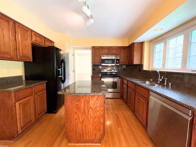 2356 Pleasant View Drive, Rochester Hills, MI 48306