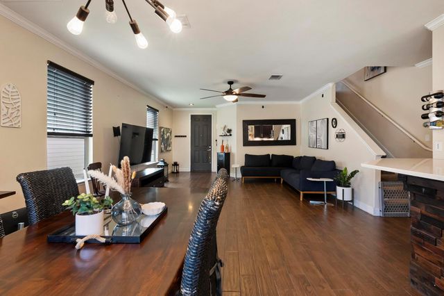 11212 Whitefaulds DR, Austin, TX 78754