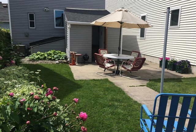 824 E Pearson STREET, Milwaukee, WI 53202