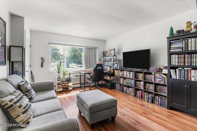 37 Laurel Place A, Eatontown, NJ 07724