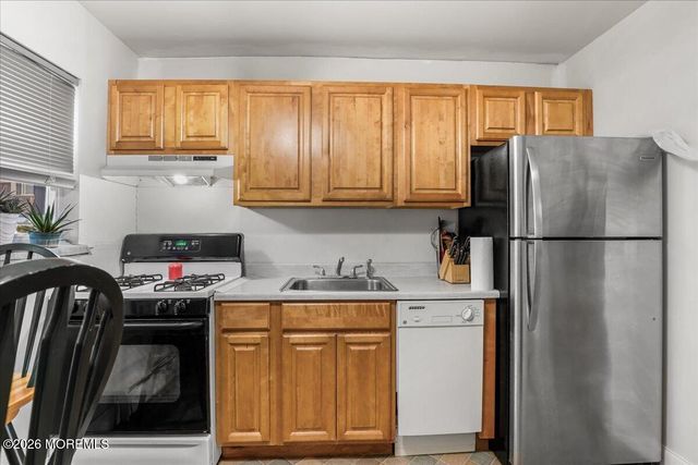 37 Laurel Place A, Eatontown, NJ 07724