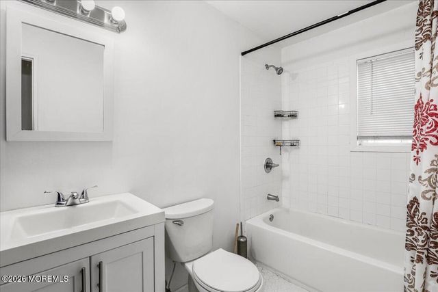 37 Laurel Place A, Eatontown, NJ 07724