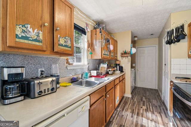 2 Ruby Court, Grantville, GA 30220